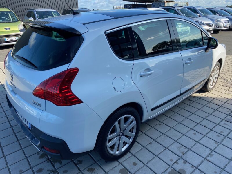 PEUGEOT 3008 Mnospace 2.0 HDi Hybrid4 200cv