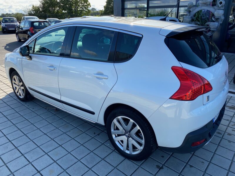 PEUGEOT 3008 Mnospace 2.0 HDi Hybrid4 200cv