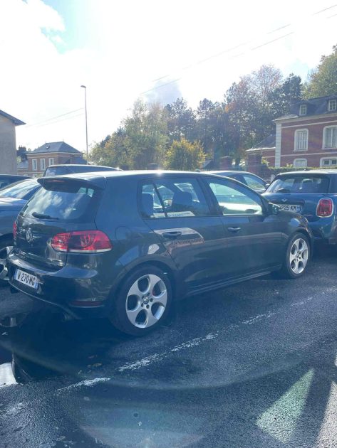 VOLKSWAGEN VI GOLF 2010