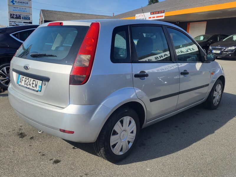 FORD FIESTA V 2004