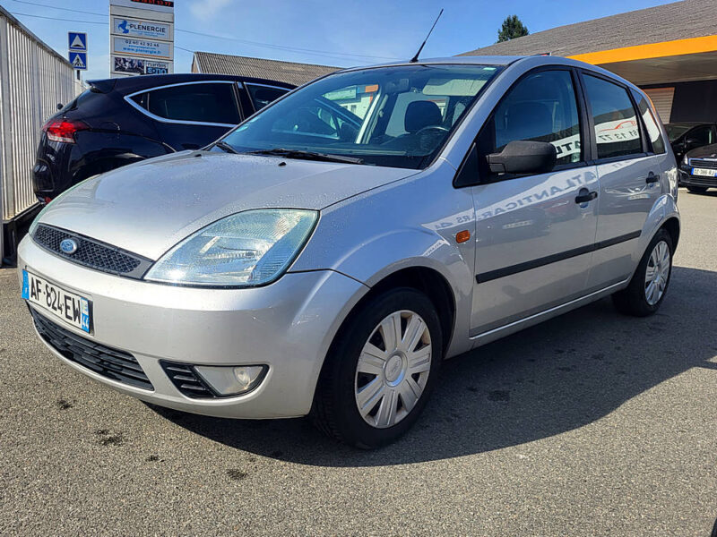 FORD FIESTA V 2004