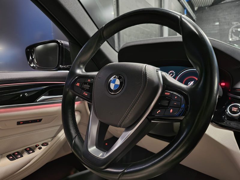 BMW SERIE 5 2017 530 e Hybrid 252cv Luxury /SIEGE ELECTRIQUE+TOIT OUVRANT+HAYON ELECTRIQUE/