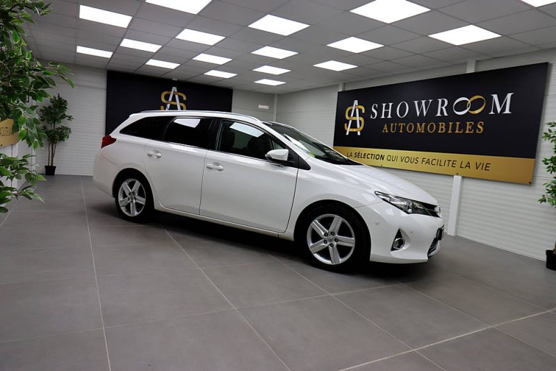 TOYOTA AURIS Touring Sports 2014