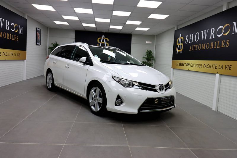 TOYOTA AURIS Touring Sports 2014