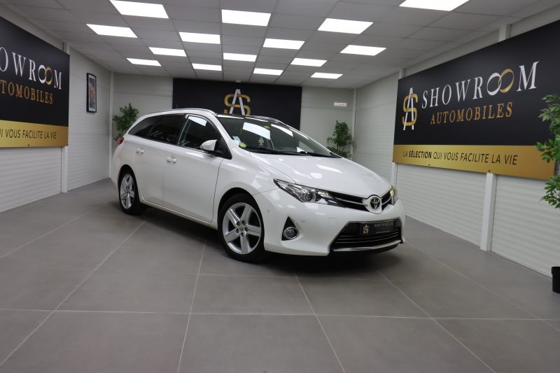 TOYOTA AURIS Touring Sports 2014