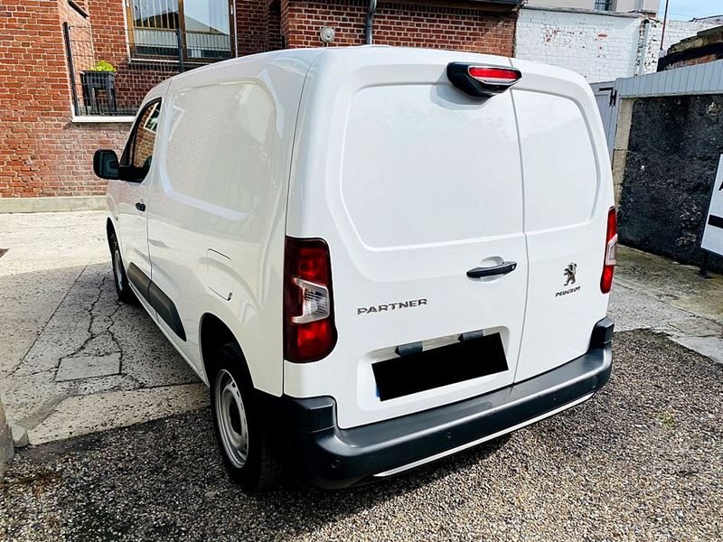 PEUGEOT PARTNER Camionnette/Monospace 2020