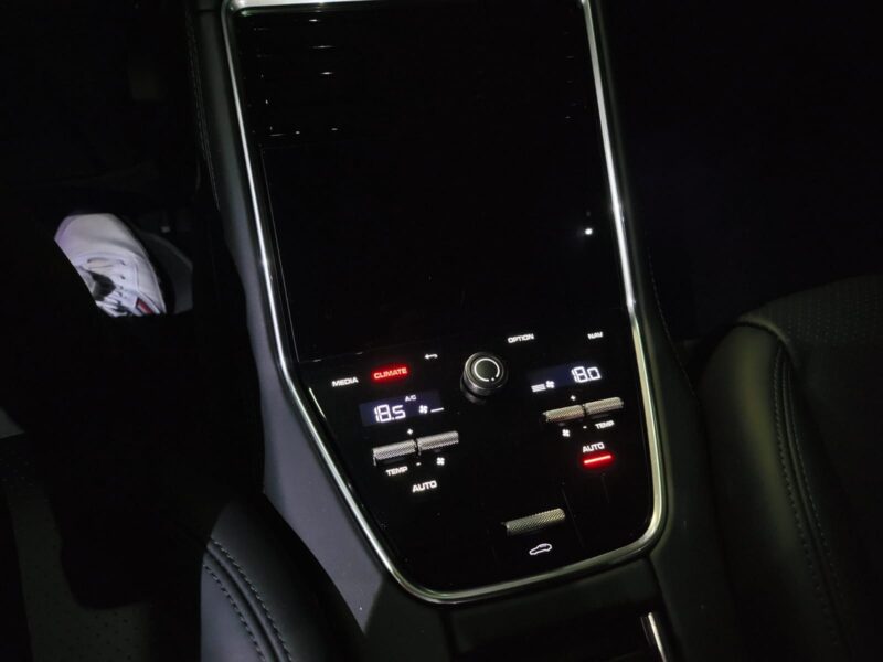 PORSCHE PANAMERA 4S E-Hybrid 2.9 V6 462cv / APPLE CARPLAY/SONO BOSE/SIEGES CHAUFFANT