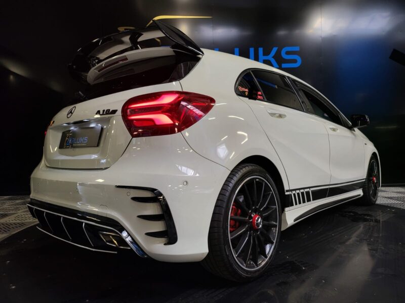 MERCEDES CLASSE A 180i PACK AMG WHITE ART EDITION 122cv PACK A45 PACK AERO CIEL ÉTOILÉ