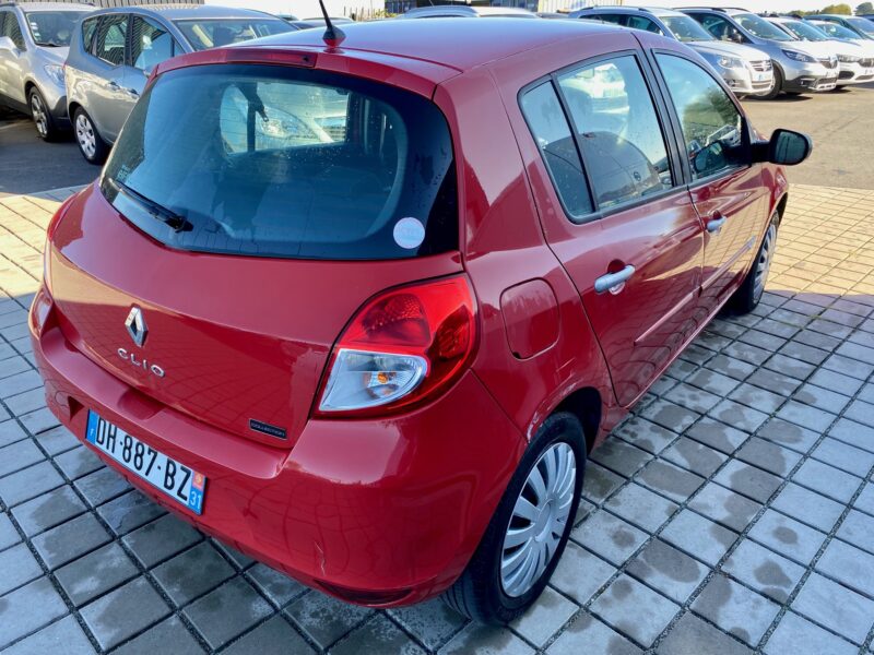 RENAULT CLIO III 1.2 16V 75 ZEN