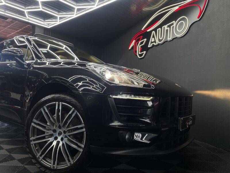 PORSCHE MACAN 2015