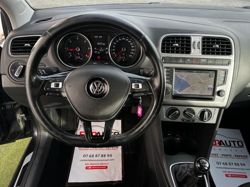 VOLKSWAGEN POLO V 2015