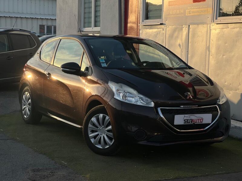 PEUGEOT 208  2013