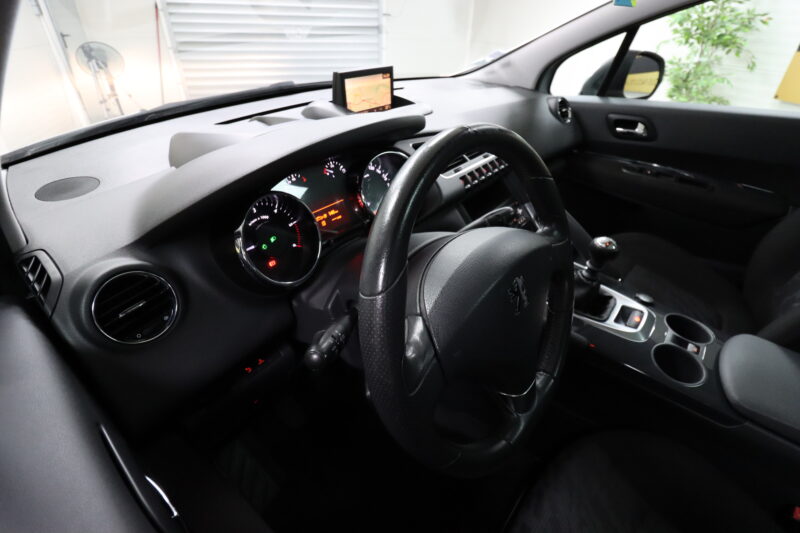 PEUGEOT 3008 Monospace 2010