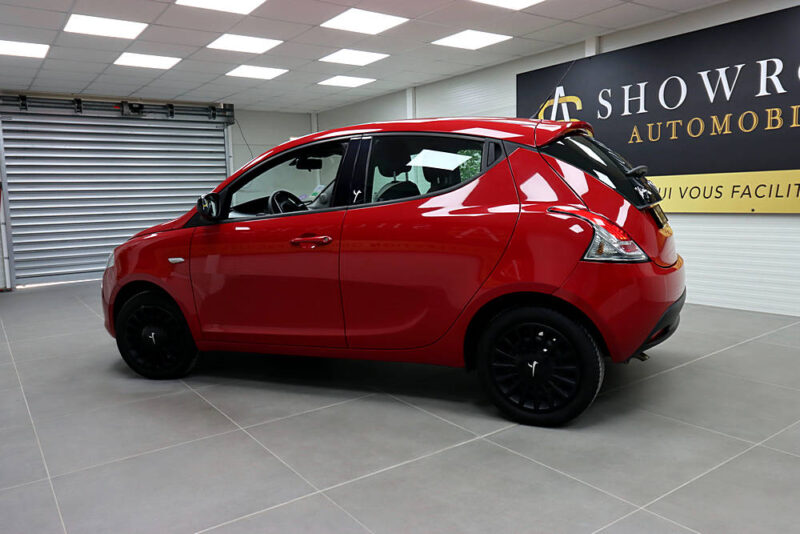 LANCIA YPSILON 2015