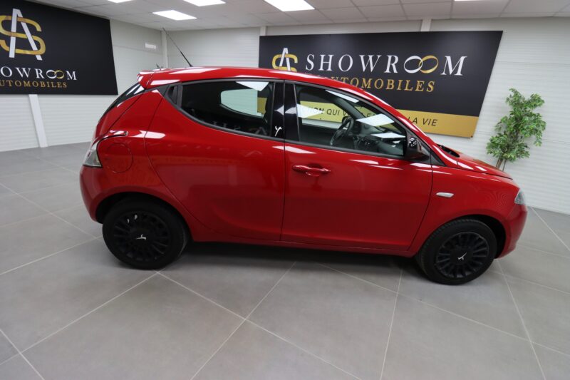 LANCIA YPSILON 2015