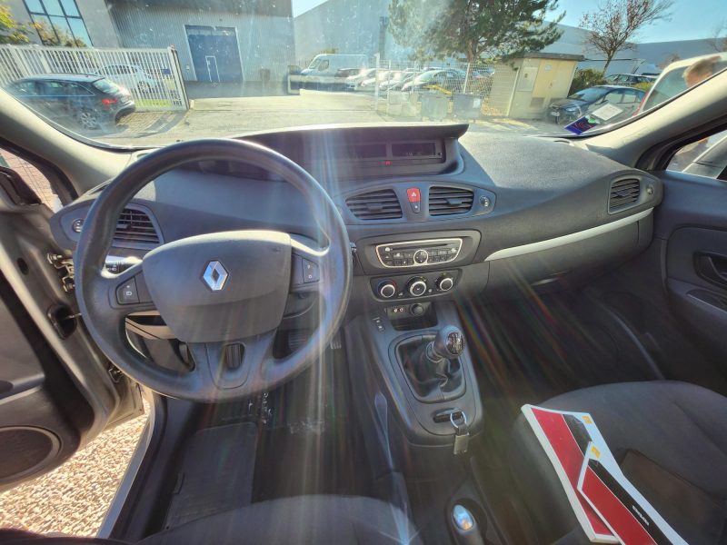 RENAULT SCENIC III 2011