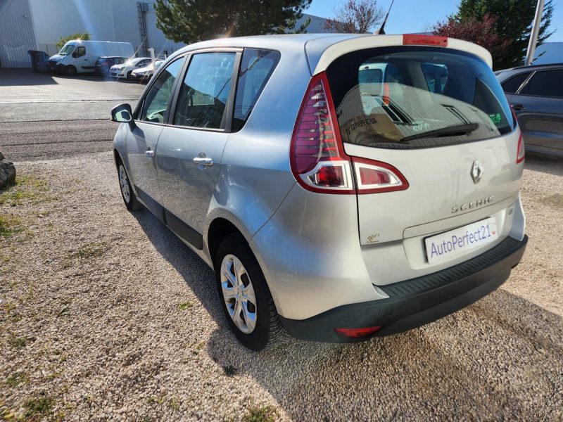 RENAULT SCENIC III 2011