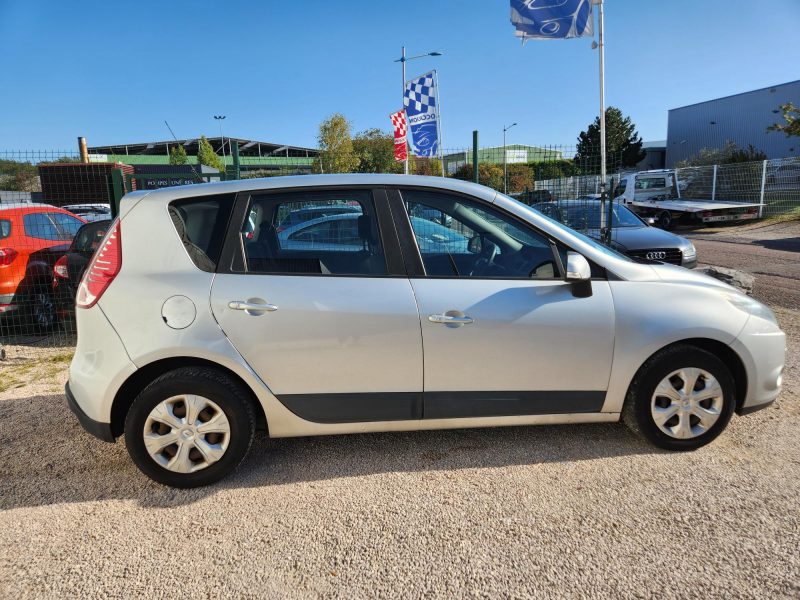 RENAULT SCENIC III 2011