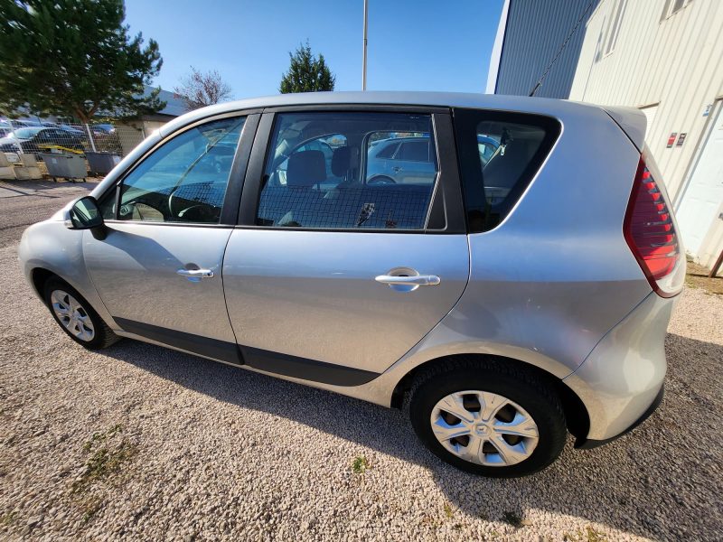 RENAULT SCENIC III 2011