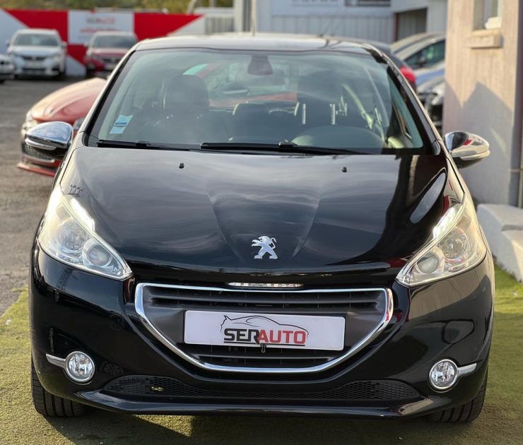 PEUGEOT 208 2012