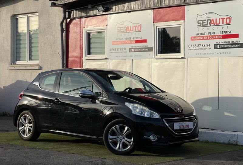 PEUGEOT 208 2012