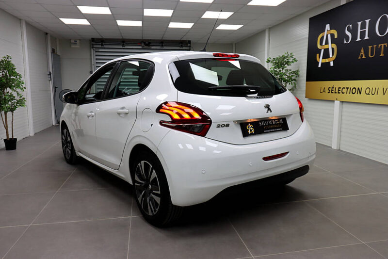 PEUGEOT 208 2018