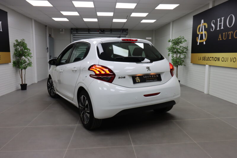 PEUGEOT 208 2018