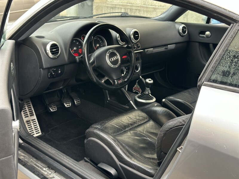 Audi TT 1.8 Turbo Coupe 180cv payez en 4 X !