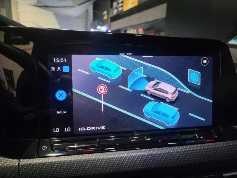 2.0 TDI 150 cv R-LINE / CAMERA AV-AR / CARPLAY / REGULATEUR