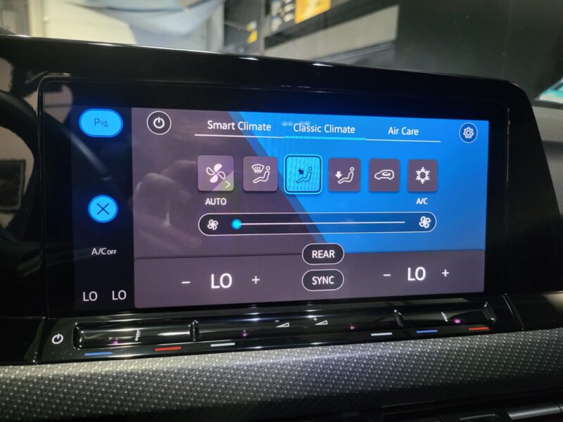 2.0 TDI 150 cv R-LINE / CAMERA AV-AR / CARPLAY / REGULATEUR