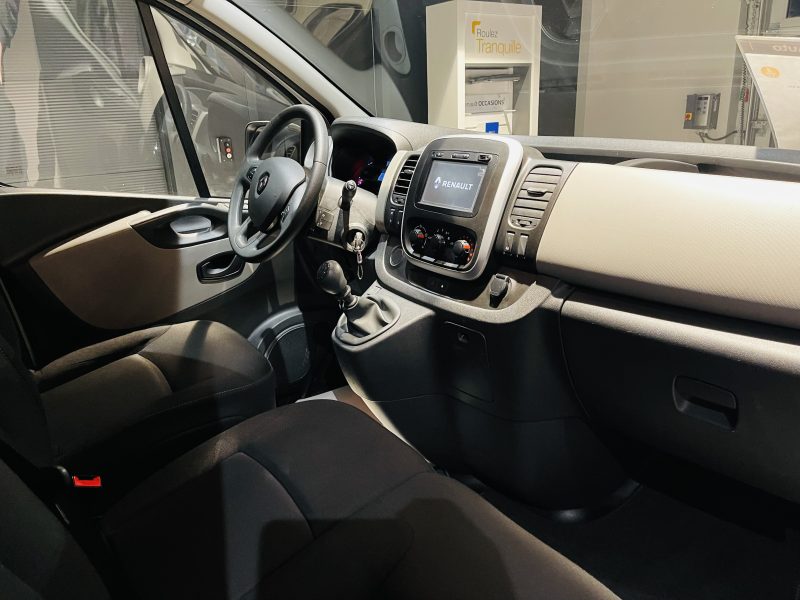 RENAULT TRAFIC III  2018