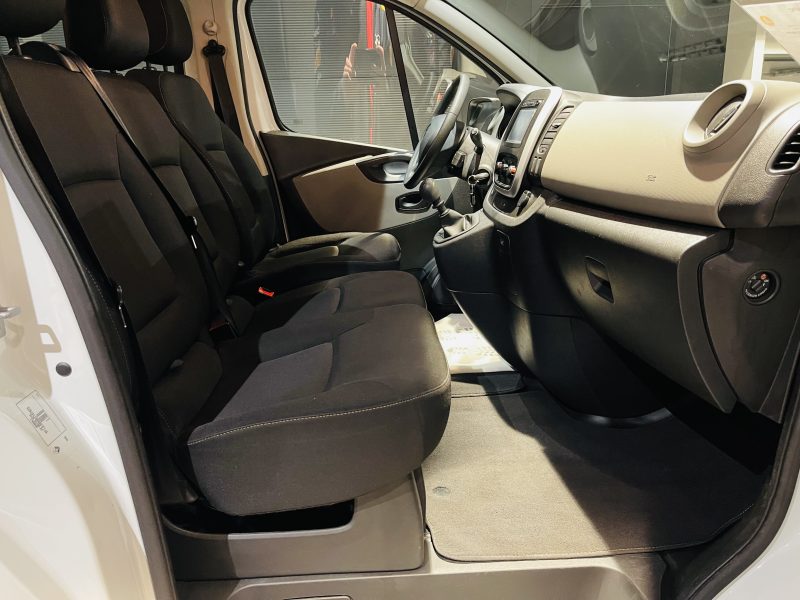 RENAULT TRAFIC III  2018