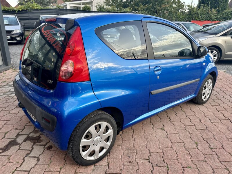 PEUGEOT 107 2009