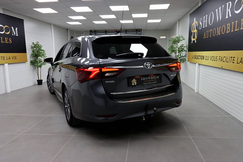 TOYOTA Avensis 2018