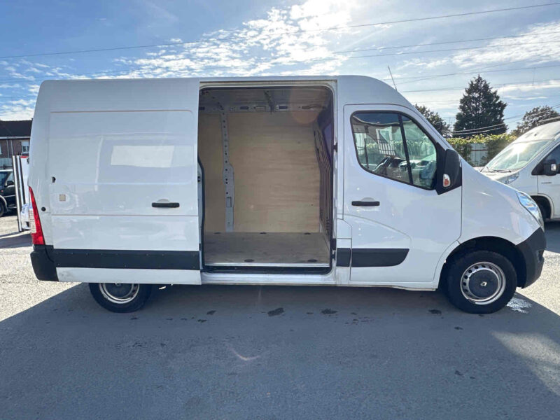 RENAULT MASTER III Camionnette 2018