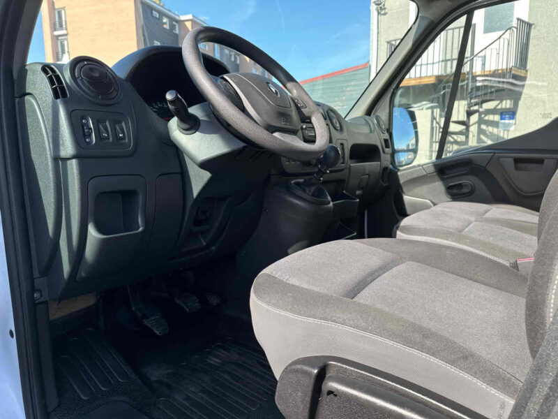 RENAULT MASTER III Camionnette 2018