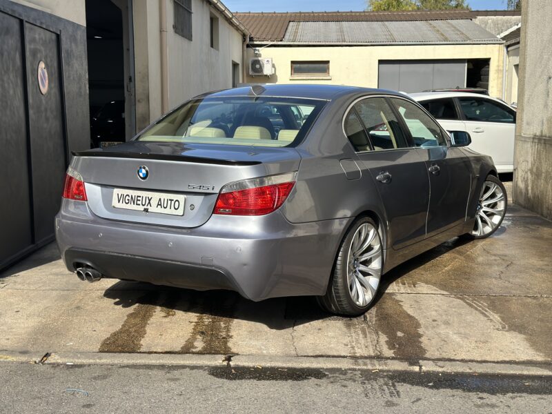 BMW SERIE 5  545i BOITE AUTOMATIQUE PAYEZ EN 4X !