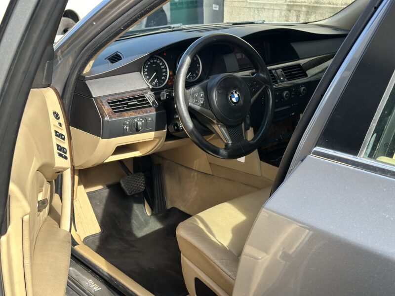 BMW SERIE 5  545i BOITE AUTOMATIQUE PAYEZ EN 4X !