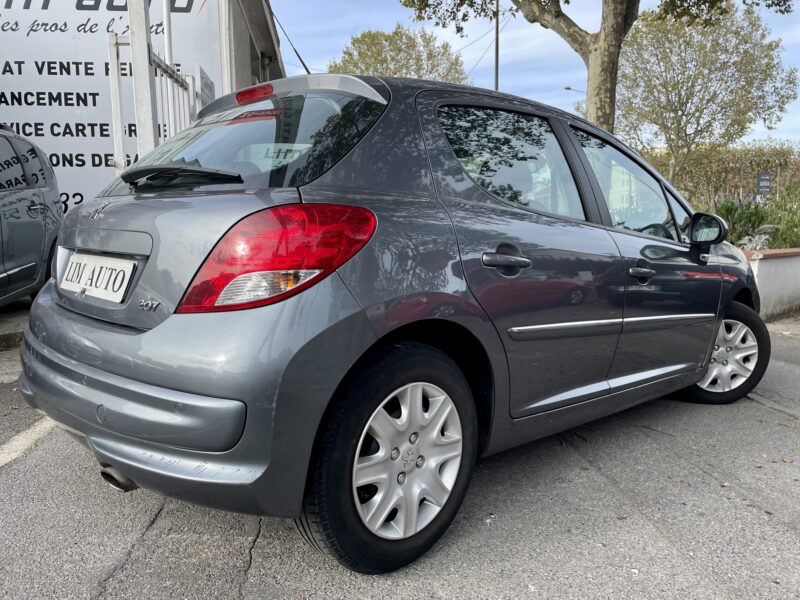 PEUGEOT 207 2010