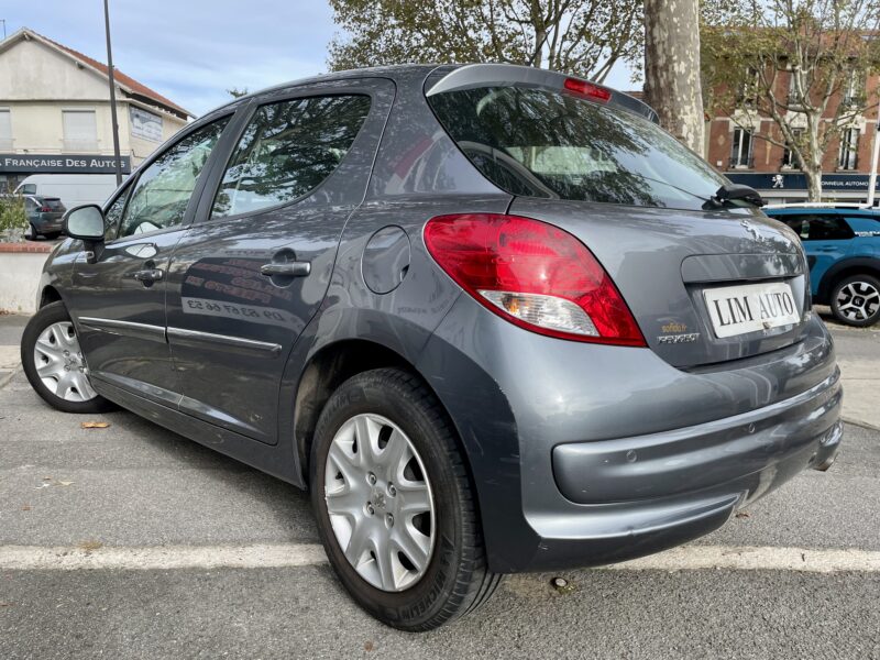 PEUGEOT 207 2010