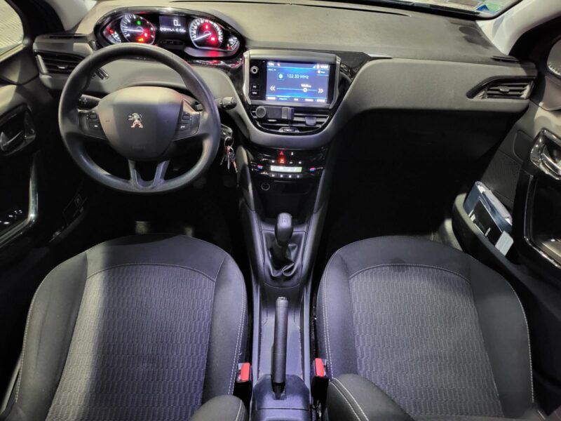 PEUGEOT 208 1.2 PureTech 82cv Allure // SIEGES CHAUFFANT/TOIT PANORAMIQUE/CAMERA DE RECUL