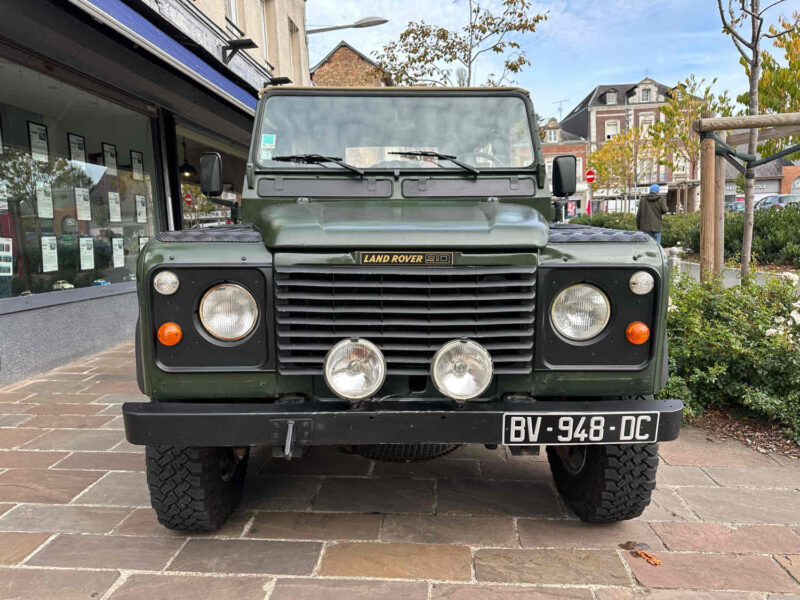 LAND ROVER DEFENDER