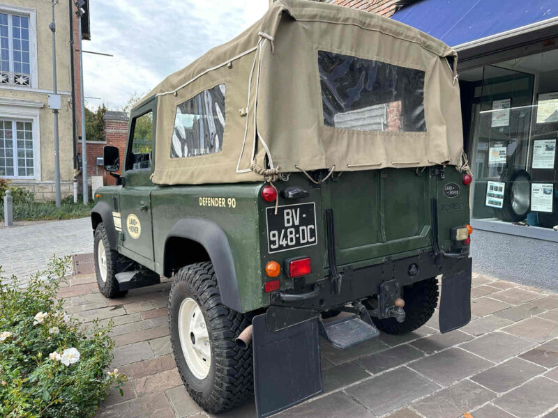 LAND ROVER DEFENDER