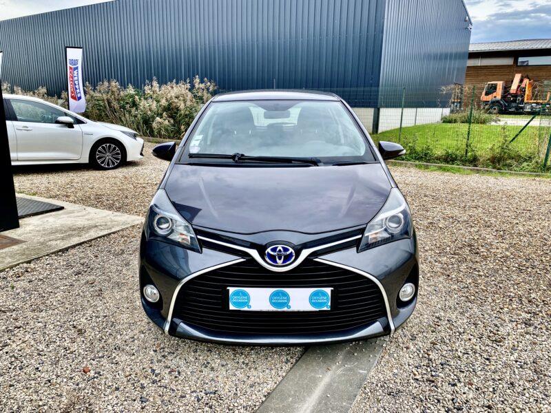 TOYOTA YARIS DYNAMIC 2015