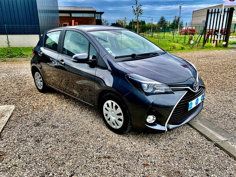 TOYOTA YARIS DYNAMIC 2015