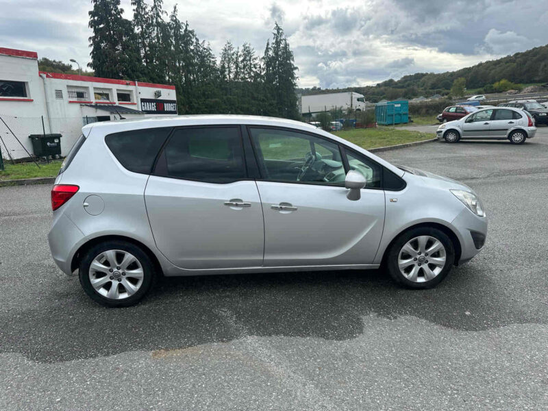 OPEL MERIVA B Monospace 2011