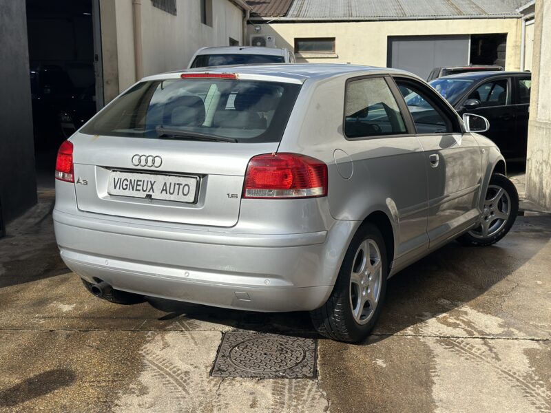 Audi A3 1.6 Attraction PAYEZ EN 4X !