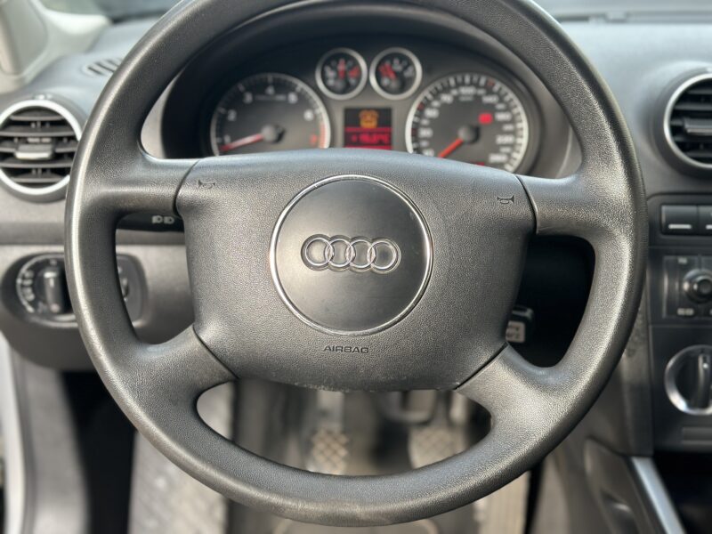 Audi A3 1.6 Attraction PAYEZ EN 4X !