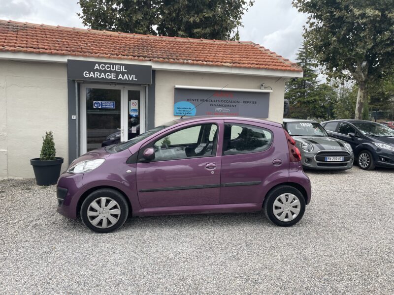 PEUGEOT 107 2012