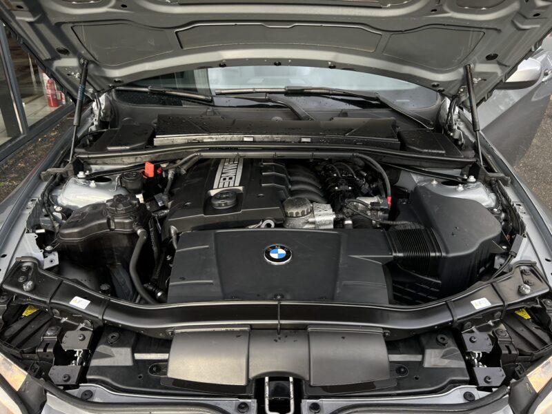 BMW SERIE 3 COUPE E92 PHASE 2 LCI 320i 2.0 163 Cv 57 400 Kms BOITE AUTO TOIT OUVRANT - GARANTIE 1 AN
